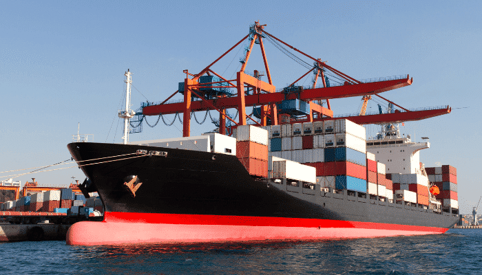 container ship 1 1 - Everything you need to know about Vessel Chartering!￼